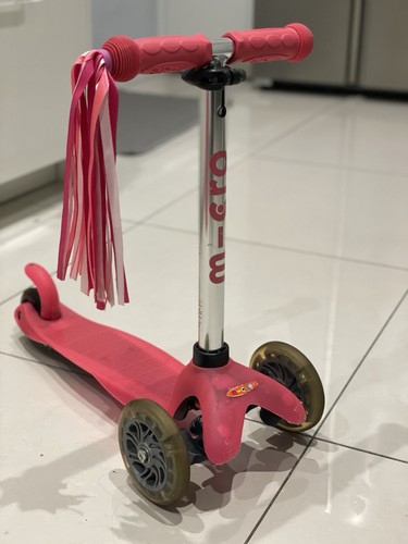 Pink mini micro led scooter - pink,
